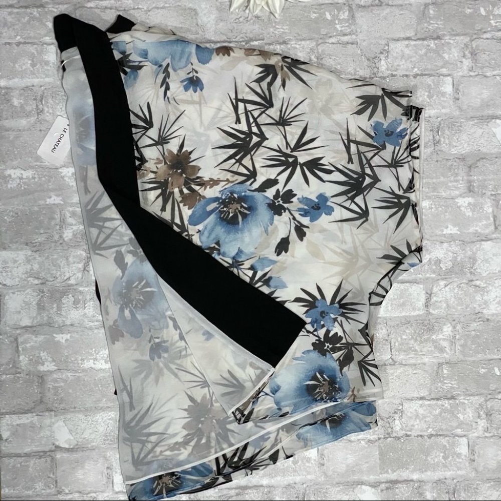 SOLD | NWT Le Chateau White & Blue Floral Kimono - Picture 7 of 12
